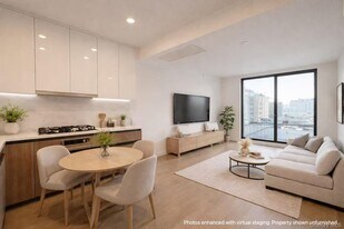 144-49 Northern Blvd in Queens, NY - Building Photo