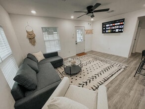 3729-3727 N 24th St in Waco, TX - Foto de edificio - Building Photo