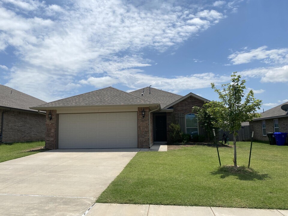 608 Aplomado St in Norman, OK - Building Photo