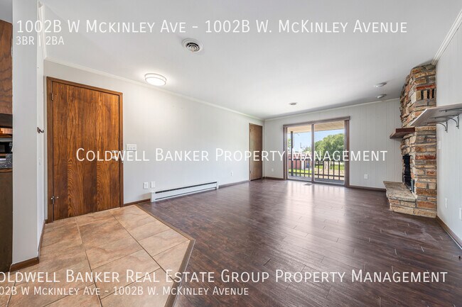 1002 W McKinley Ave in Little Chute, WI - Building Photo - Building Photo