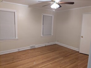 10415 S Vernon Ave, Unit 2 in Chicago, IL - Building Photo - Building Photo