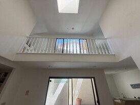 27 Tulip Ln in San Carlos, CA - Building Photo