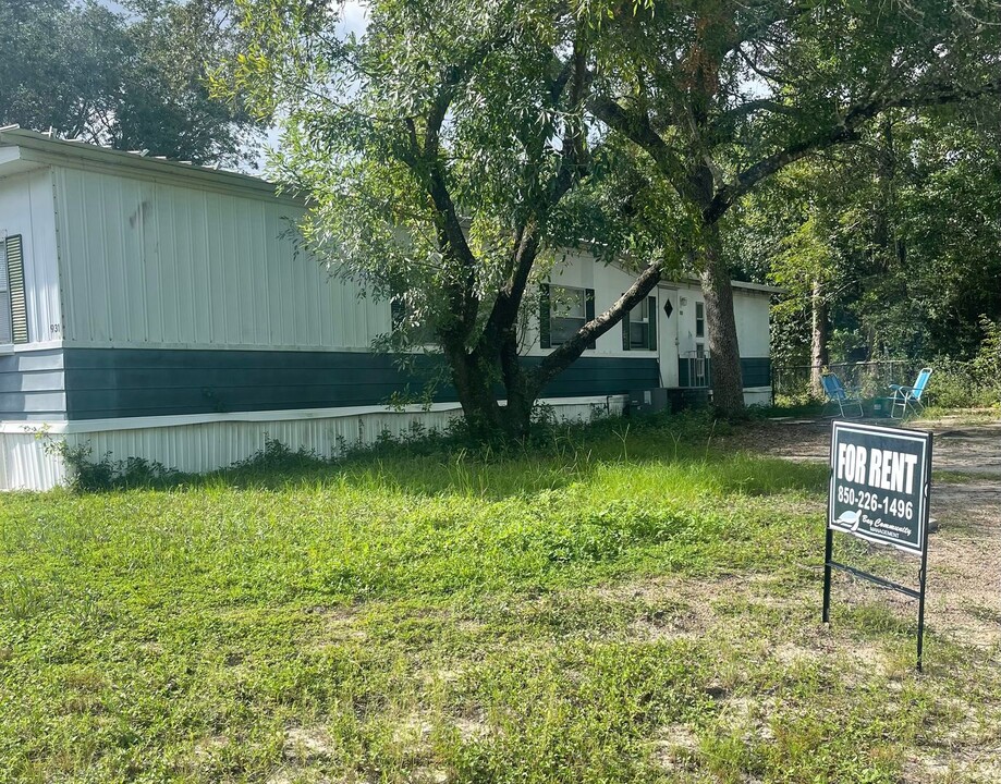 931 Linden Ave in Niceville, FL - Building Photo