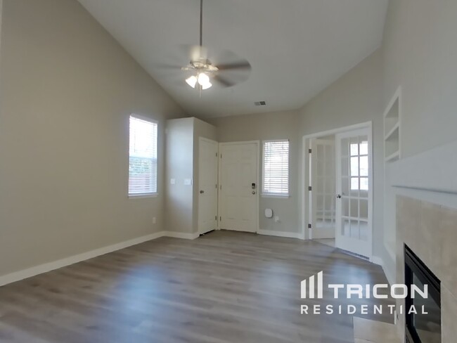 12981 Roslyn St in Thornton, CO - Building Photo - Building Photo
