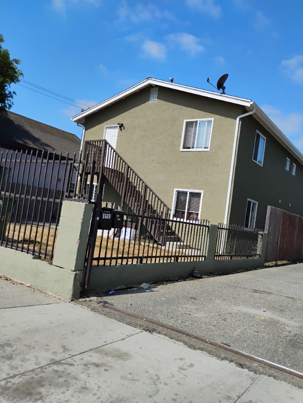 5943-5943 San Pedro St