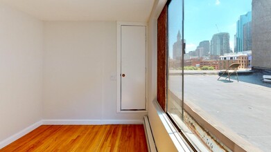 214 Hanover St, Unit 3 in Boston, MA - Building Photo - Building Photo