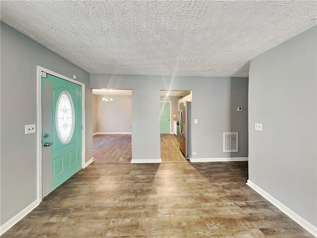 249 Chappell Rd NW in Atlanta, GA - Foto de edificio - Building Photo