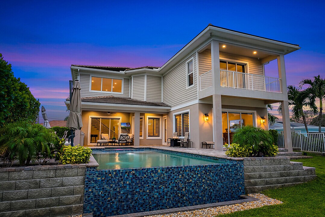11373 Teach Rd in Palm Beach Gardens, FL - Building Photo