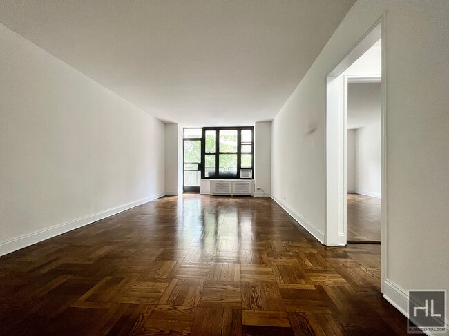 EAST 35 STREET in New York, NY - Building Photo - Building Photo