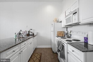 1001 Chestnut St in Philadelphia, PA - Building Photo