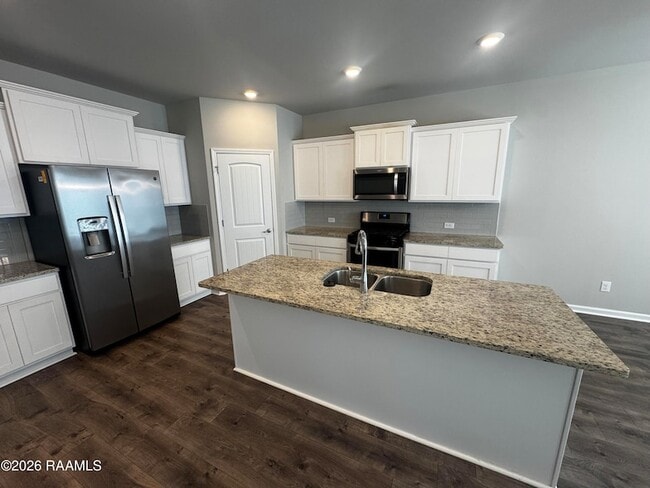 115 Rue Chateau Royal Dr in Youngsville, LA - Foto de edificio - Building Photo