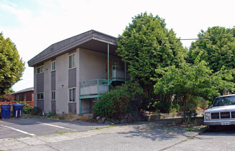 4400 Linden Ave N in Seattle, WA - Building Photo - Building Photo