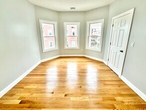 190 Hillside St, Unit 3 in Boston, MA - Building Photo - Building Photo