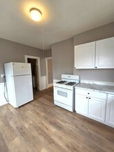 90-92 Boutwell Street, Unit 92 Boutwell Street in Pawtucket, RI - Foto de edificio - Building Photo