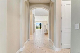 569 SE Fascino Cir in Port St. Lucie, FL - Building Photo - Building Photo