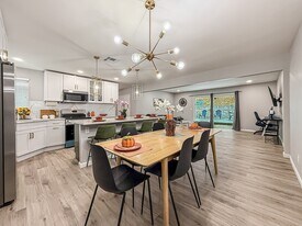 717 Watson Ave in Simi Valley, CA - Building Photo