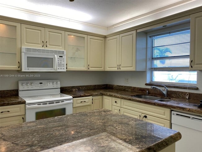 property at 2832 Fillmore St