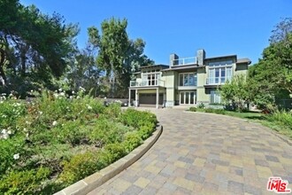 7322 Birdview Ave in Malibu, CA - Building Photo - Building Photo