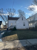 1509 W Ridgeland Ave in Waukegan, IL - Building Photo