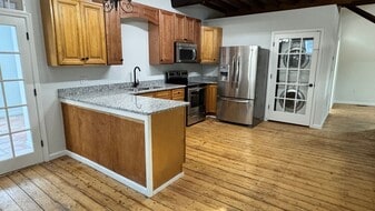 1327 Kepler Rd in Pottstown, PA - Building Photo