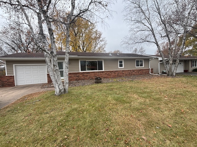 2050 Carnelian Ln in Eagan, MN - Building Photo