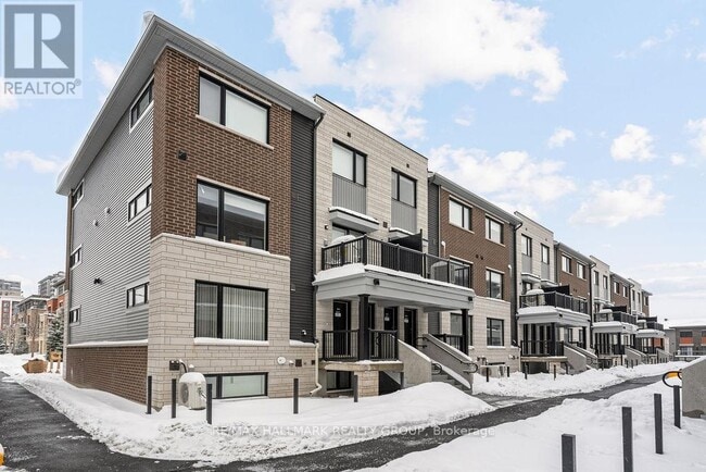 301 Glenroy Gilbert Dr in Ottawa, ON - Building Photo - Building Photo