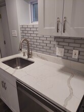 5015 N Capitol St NE, Unit B in Washington, DC - Foto de edificio - Building Photo