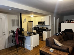 691 Massachusetts Ave, Unit 1A in Boston, MA - Foto de edificio - Building Photo