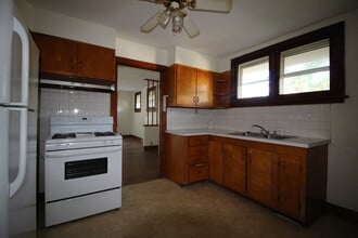 57 Elmont Rd in Sullivan, MO - Building Photo - Building Photo