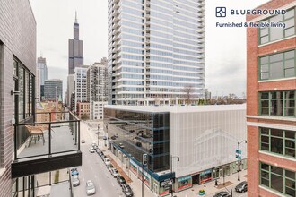 812 W Adams St in Chicago, IL - Building Photo - Building Photo