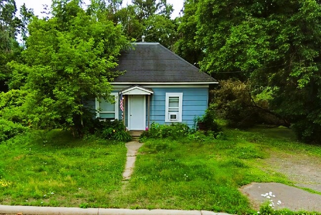 property at 218 Sabin Ave W