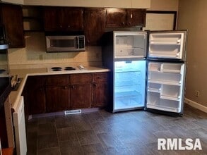 4115 Pickfair Rd in Springfield, IL - Building Photo - Building Photo