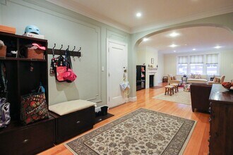 89 Pleasant St, Unit 3 in Brookline, MA - Building Photo - Building Photo