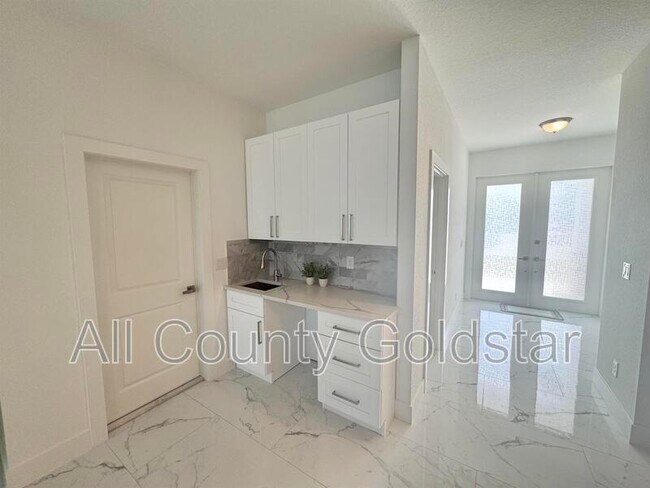 57 Broadmoor Ln in Rotonda West, FL - Building Photo - Building Photo