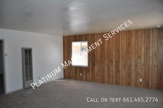 1839 E Ave Q10 in Palmdale, CA - Building Photo - Building Photo