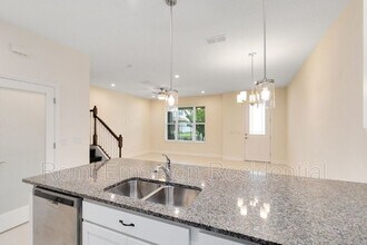 2232 Centerra Loop in Kissimmee, FL - Building Photo - Building Photo