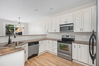 4994 Wyngate Village Dr in Winston-Salem, NC - Building Photo - Building Photo