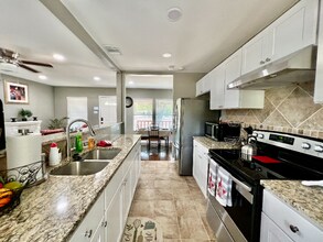 2531 W Mulberry Ave in San Antonio, TX - Building Photo - Building Photo