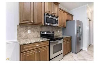 211 Gray Fox Xing in Bonaire, GA - Building Photo - Building Photo