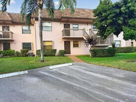 10409 NW 11th St in Pembroke Pines, FL - Building Photo