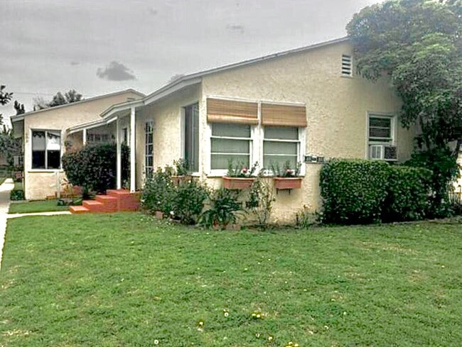 property at 607 N Rosemary Ln