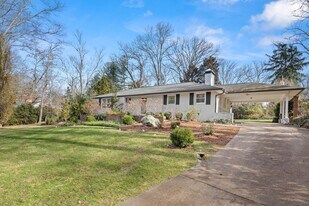 14 Buena Vista Rd in Biltmore Forest, NC - Building Photo