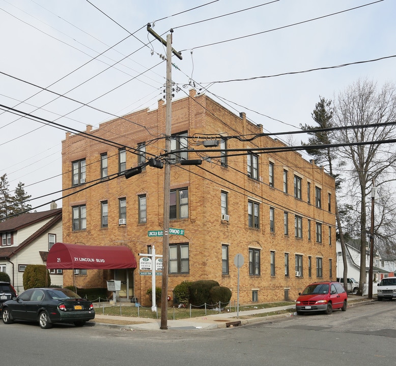 21 Lincoln Blvd in Hempstead, NY - Building Photo