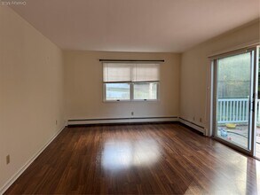 17 Intervale Ave in White Plains, NY - Building Photo - Building Photo