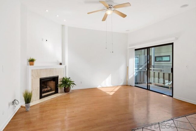 5170 Clairemont Mesa Blvd in San Diego, CA - Building Photo - Building Photo