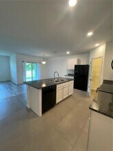 30685 Summer Sun Lp in Wesley Chapel, FL - Building Photo - Building Photo