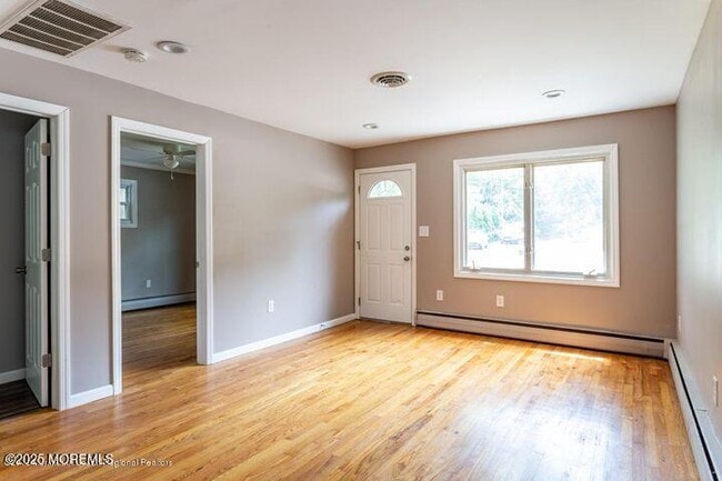 23 Lighthouse Dr in Ocean Township, NJ - Building Photo - Building Photo