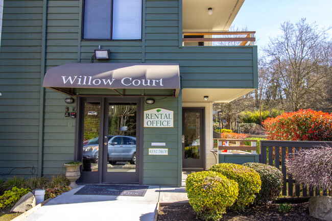 Willow Court Apartments in Seattle, WA - Foto de edificio - Building Photo