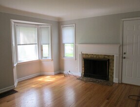 1324 Waverly Dr in Kalamazoo, MI - Building Photo - Building Photo