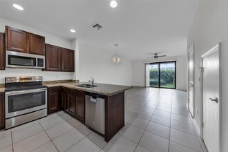 4234 N Dixie Hwy in Oakland Park, FL - Building Photo - Building Photo
